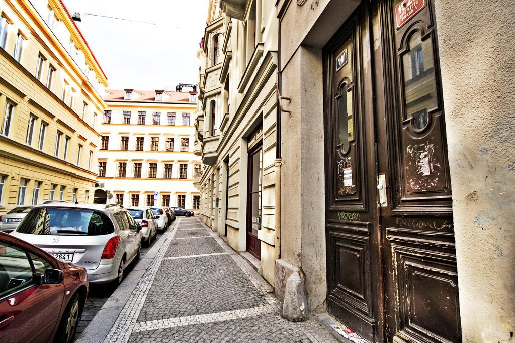 Business Class Ruterra Suite Прага Экстерьер фото
