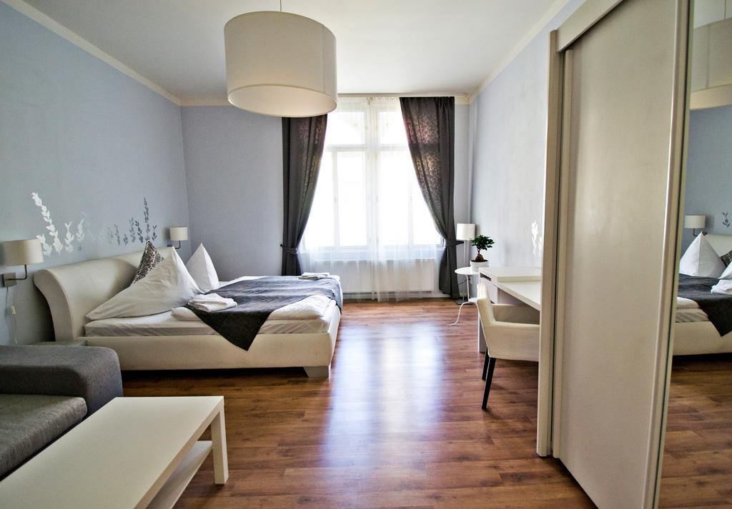Business Class Ruterra Suite Прага Экстерьер фото