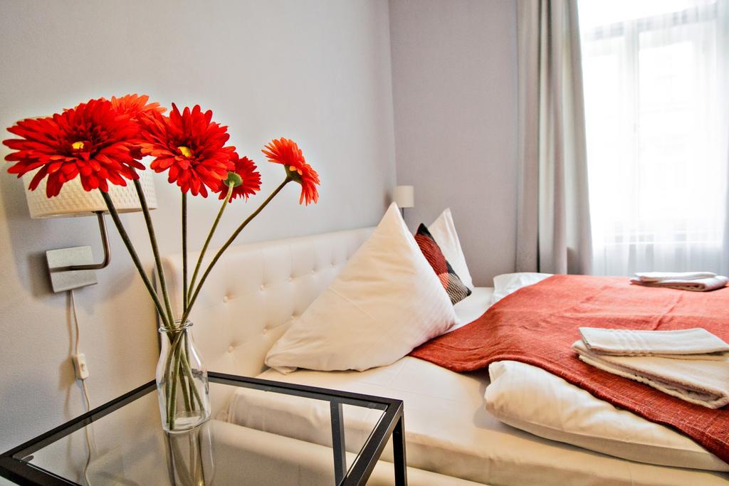 Business Class Ruterra Suite Прага Экстерьер фото