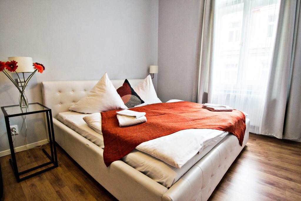 Business Class Ruterra Suite Прага Экстерьер фото